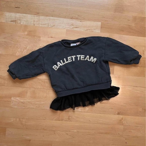 Zara Ballet Team - Picture 1 of 2